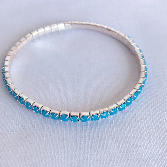 Turquoise color stone and silver tone bracelet - Picture 1 of 2